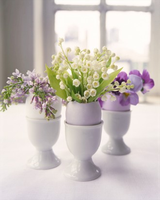 Flower Arrangments in Eggshells