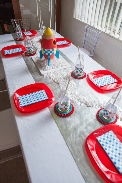 Kids space rocket party table setting 2