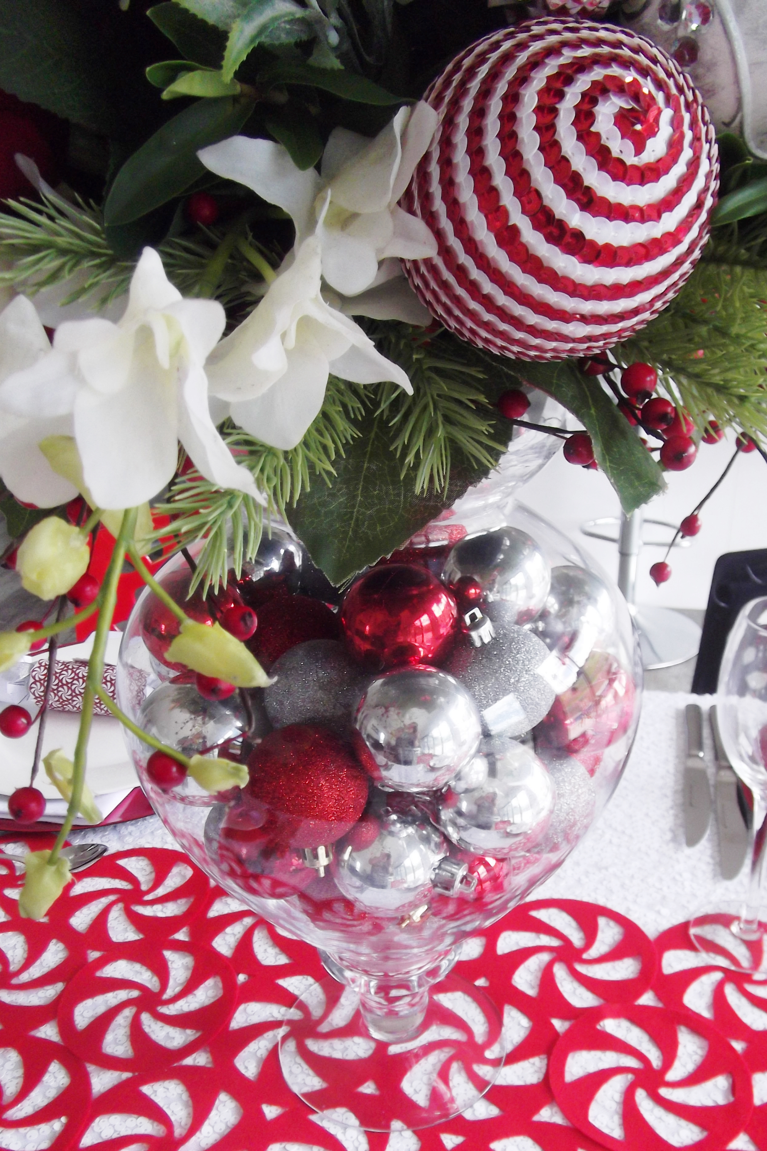 Red & White Christmas Baubles