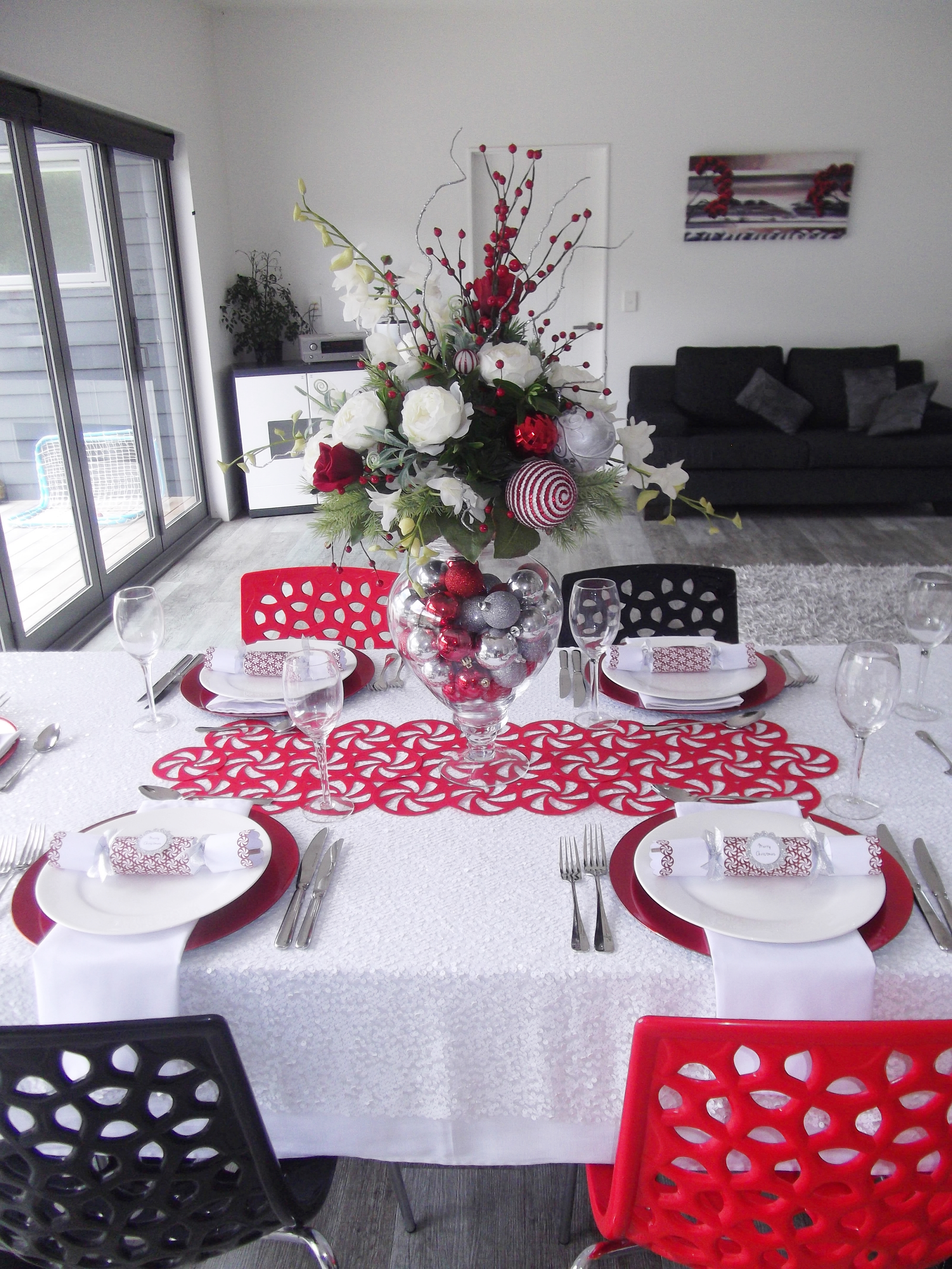 Peppermint Swirl Table Setting