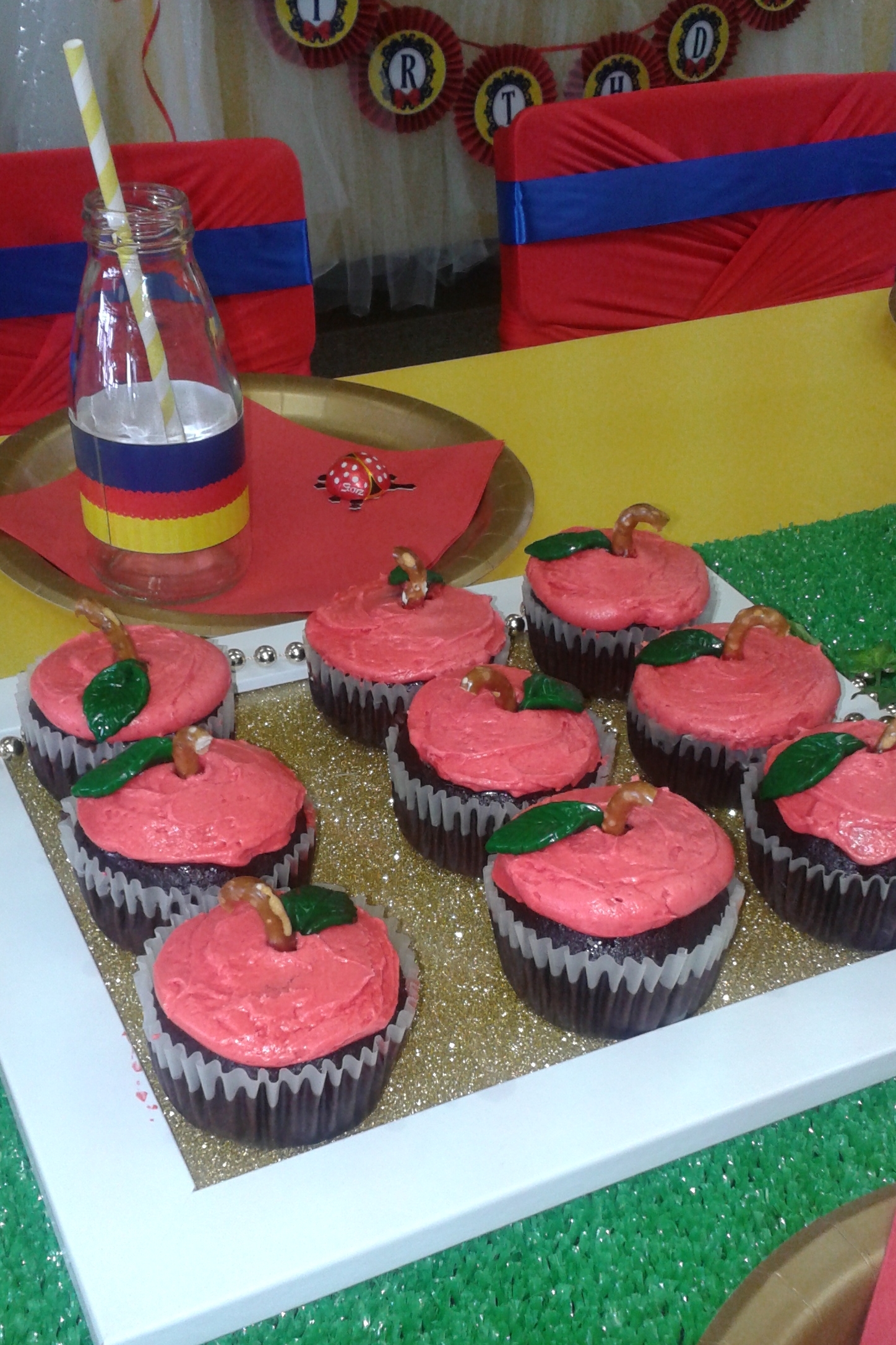 Apple Cupcakes for Snow White Party