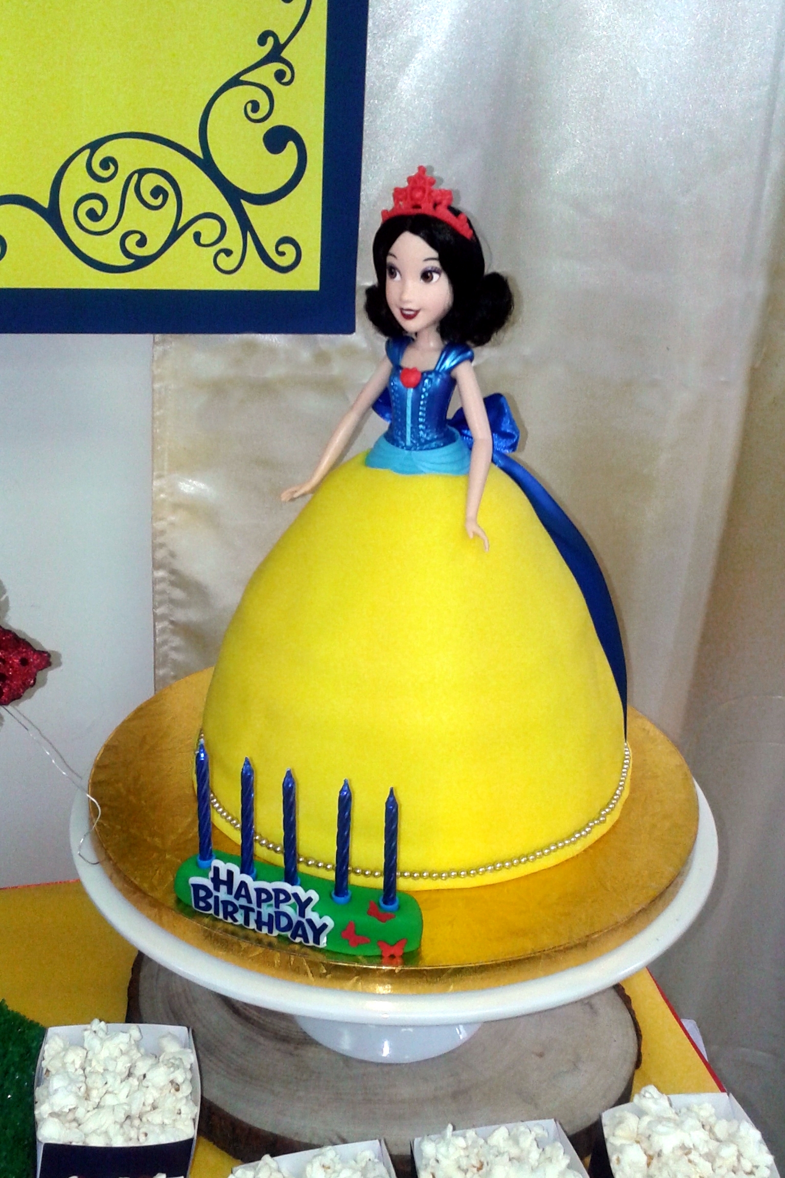 Snow White Birthday Cake