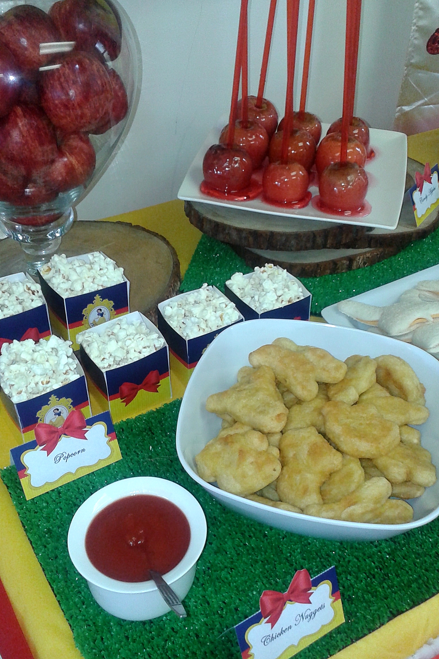 Snow White Party Buffet